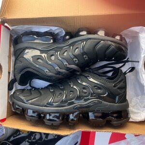 Nike women Black VaporMax-Style Cushion Sneakers